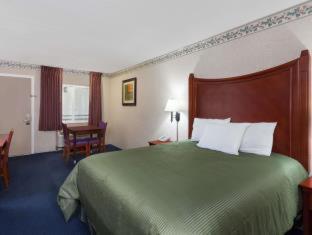 Travelodge By Wyndham Orange County Airport/ Κόστα Μέσα Δωμάτιο φωτογραφία