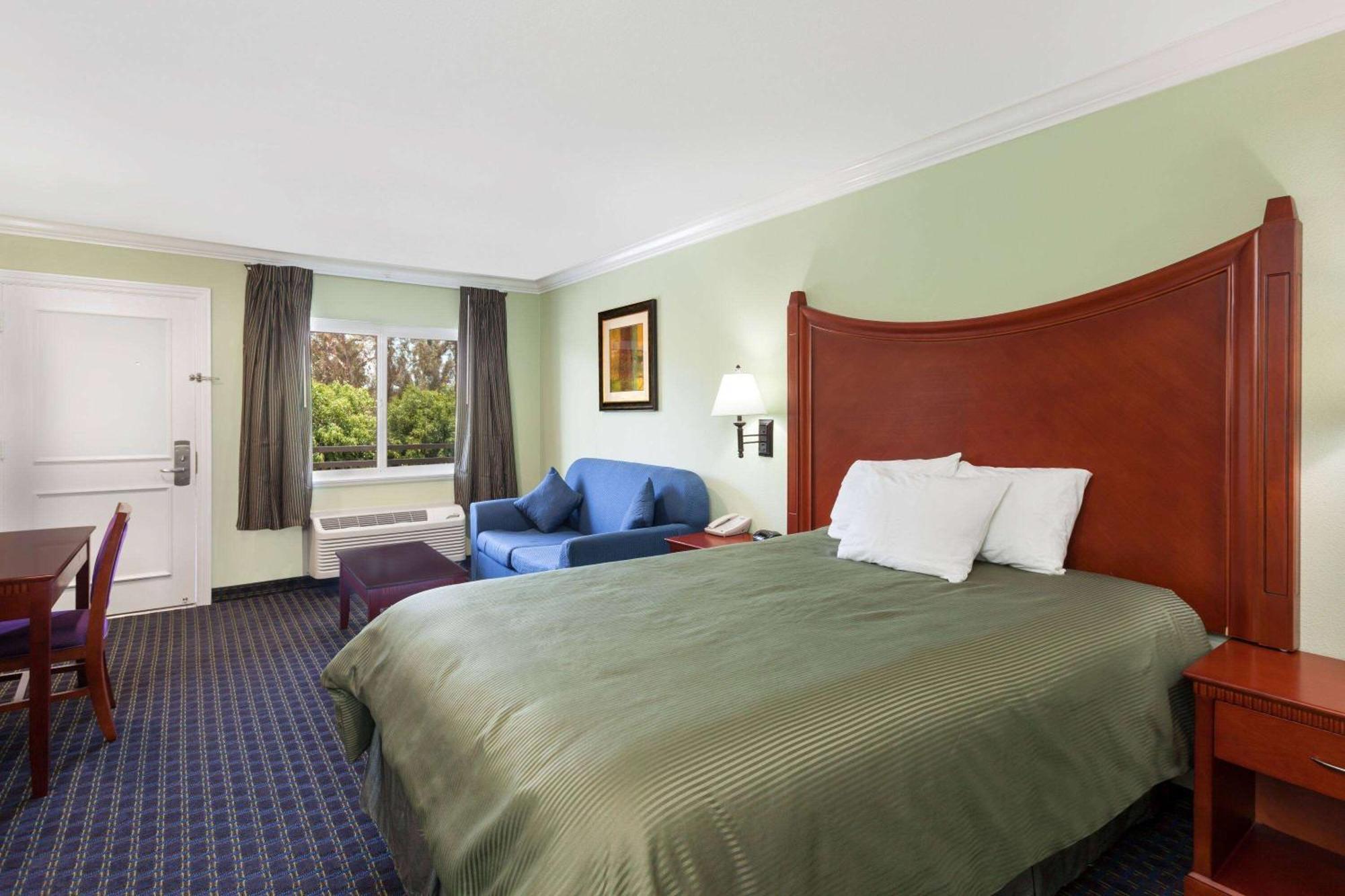 Travelodge By Wyndham Orange County Airport/ Κόστα Μέσα Εξωτερικό φωτογραφία